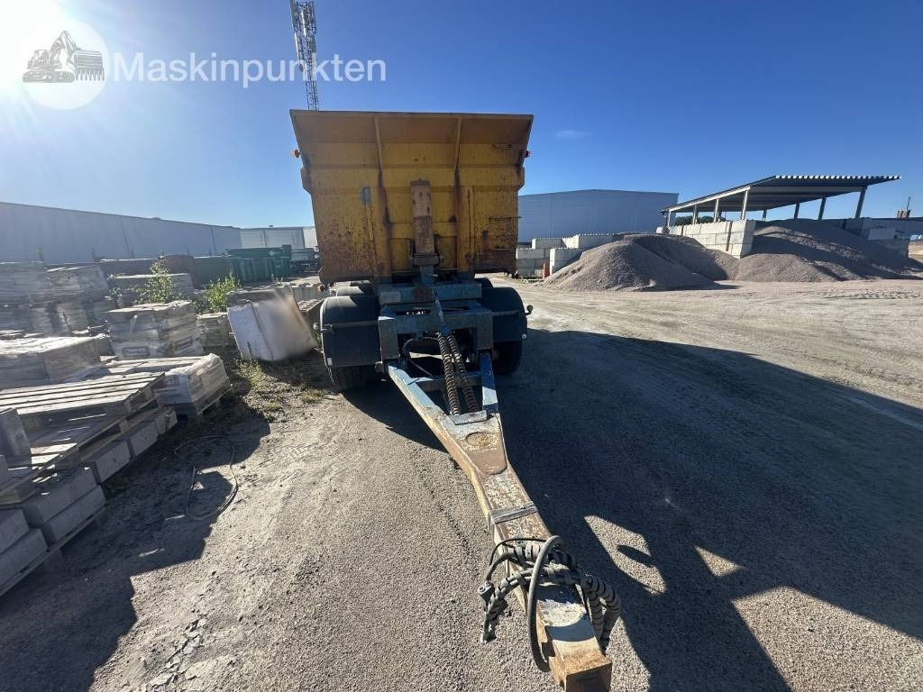 TRIOLIFT 0C0TTPS-3 - Pótkocsi billenőplatós: 2 kép. TRIOLIFT 0C0TTPS-3 - Pótkocsi billenőplatós: 2 kép.