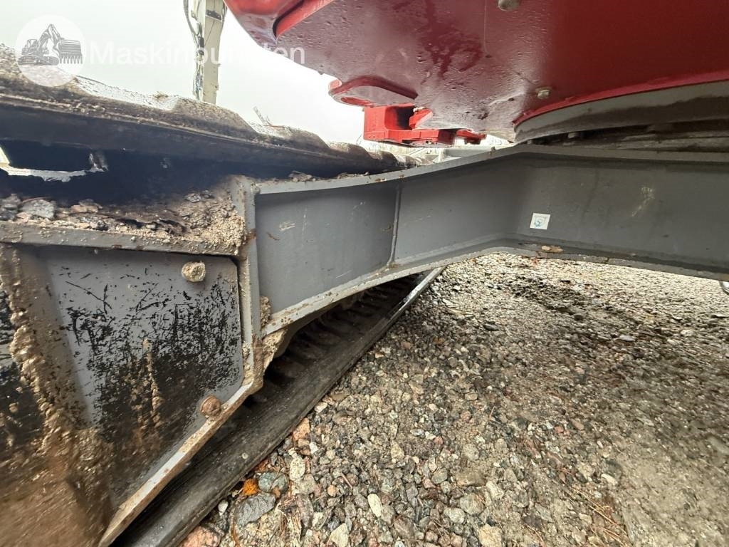 Lánctalpas kotró Takeuchi TB 370: 49 kép. Lánctalpas kotró Takeuchi TB 370: 49 kép.