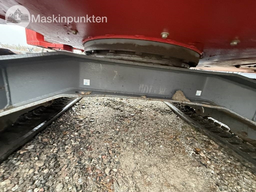 Lánctalpas kotró Takeuchi TB 370: 50 kép. Lánctalpas kotró Takeuchi TB 370: 50 kép.