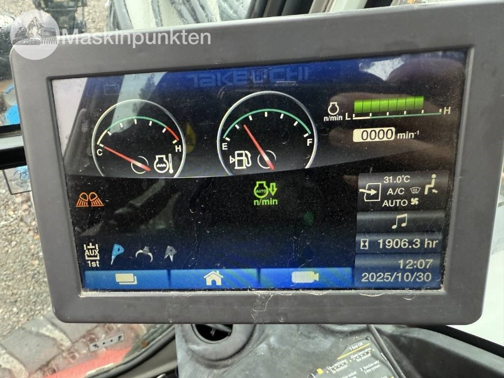 Lánctalpas kotró Takeuchi TB 370: 6 kép. Lánctalpas kotró Takeuchi TB 370: 6 kép.