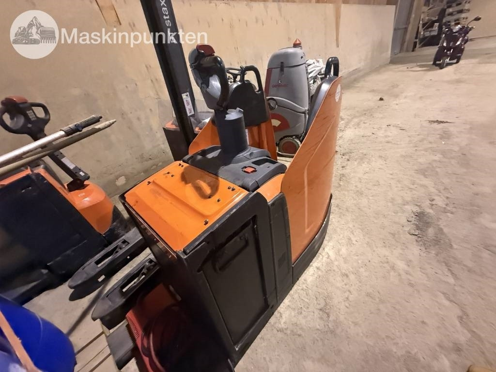 Toyota BT LPE 250 - Elektromos targonca: 3 kép. Toyota BT LPE 250 - Elektromos targonca: 3 kép.