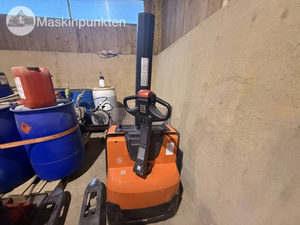 Toyota BT SWE 160 L - Elektromos targonca: 1 kép. Toyota BT SWE 160 L - Elektromos targonca: 1 kép.