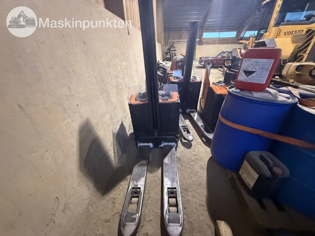 Toyota BT SWE 160 L - Elektromos targonca: 5 kép. Toyota BT SWE 160 L - Elektromos targonca: 5 kép.