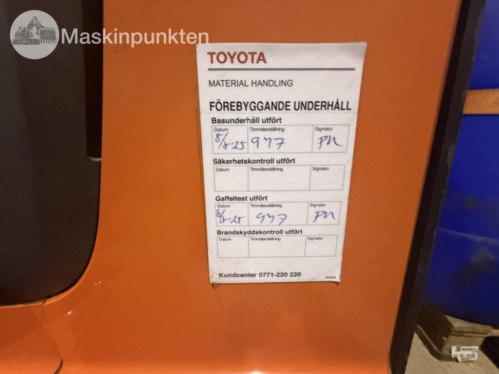 Toyota BT SWE 80 L - Elektromos targonca: 4 kép. Toyota BT SWE 80 L - Elektromos targonca: 4 kép.