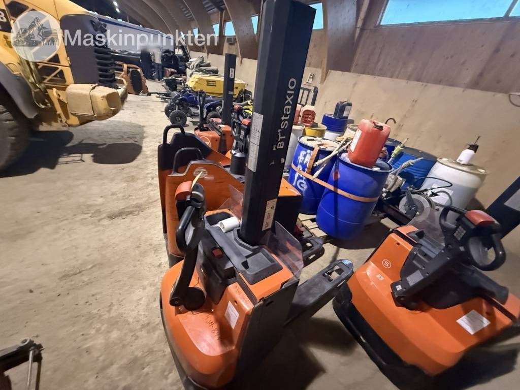 Toyota BT SWE 80 L - Elektromos targonca: 3 kép. Toyota BT SWE 80 L - Elektromos targonca: 3 kép.