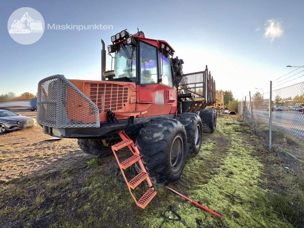 Valmet 890.3 - Kihordó: 1 kép. Valmet 890.3 - Kihordó: 1 kép.
