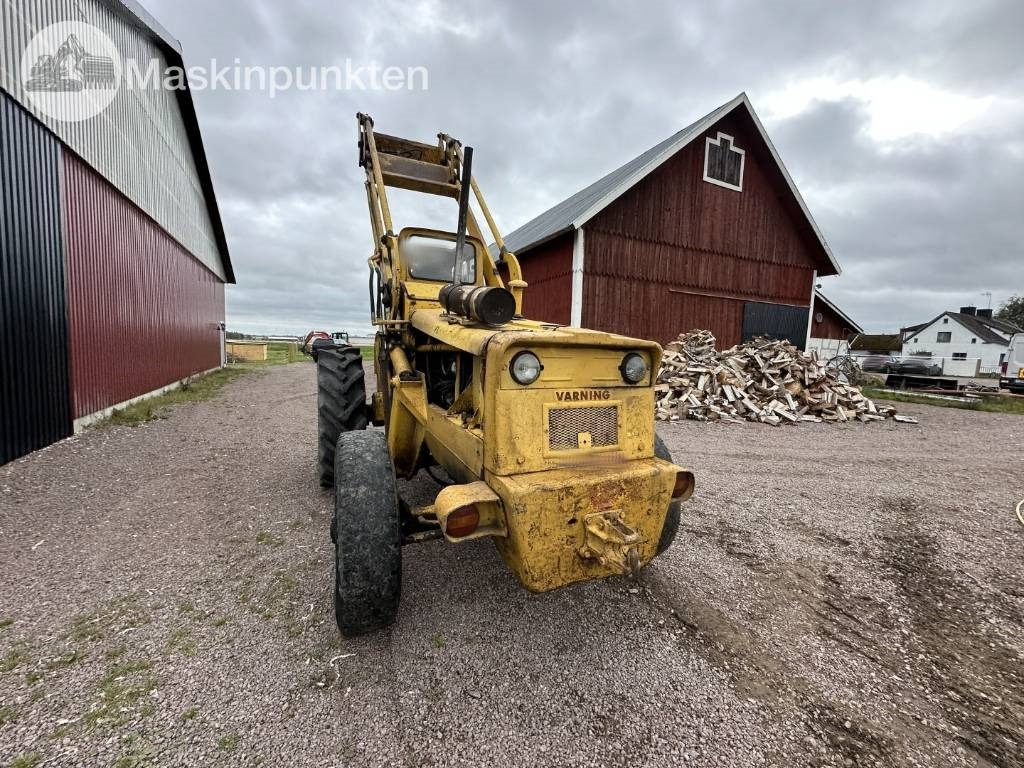 Volvo BM 620 - Gumikerekes homlokrakodó: 4 kép. Volvo BM 620 - Gumikerekes homlokrakodó: 4 kép.