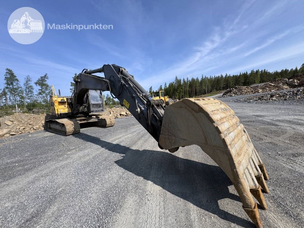 Volvo EC 250 E N L - Lánctalpas kotró: 5 kép. Volvo EC 250 E N L - Lánctalpas kotró: 5 kép.