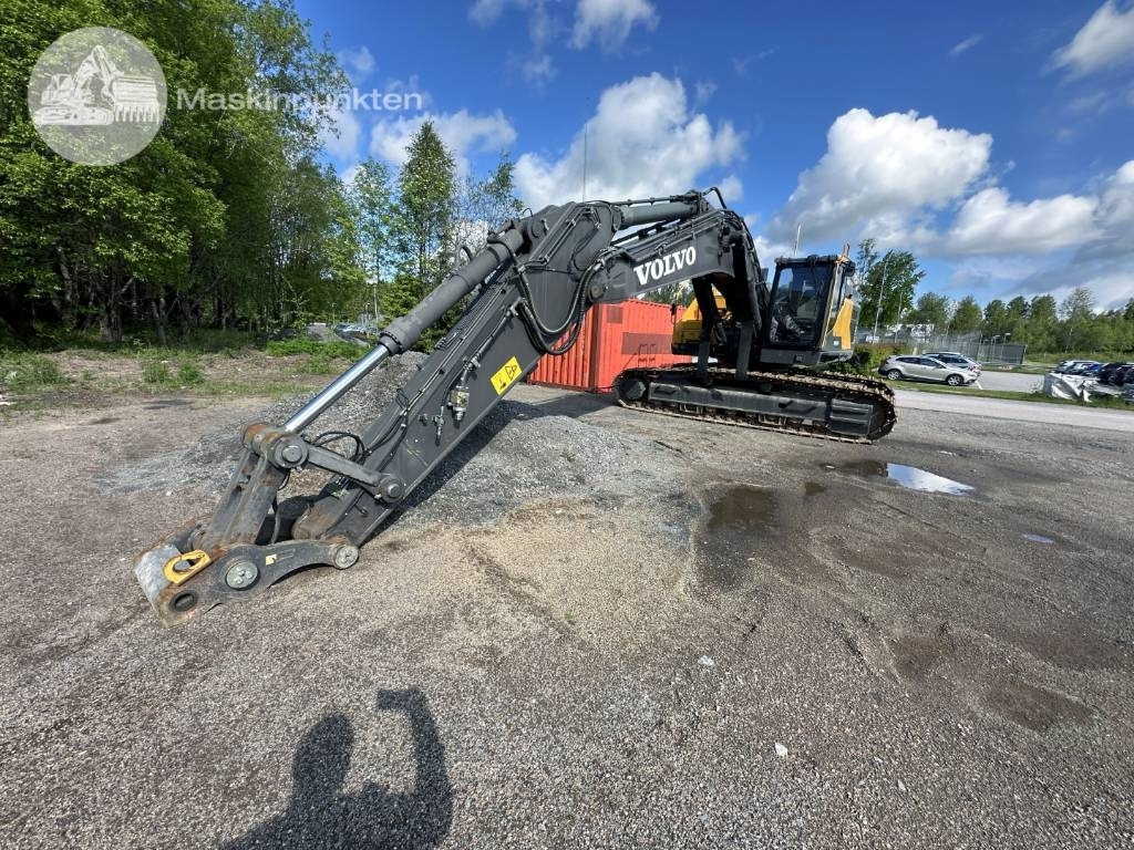 Volvo EC 380 EL - Lánctalpas kotró: 3 kép. Volvo EC 380 EL - Lánctalpas kotró: 3 kép.