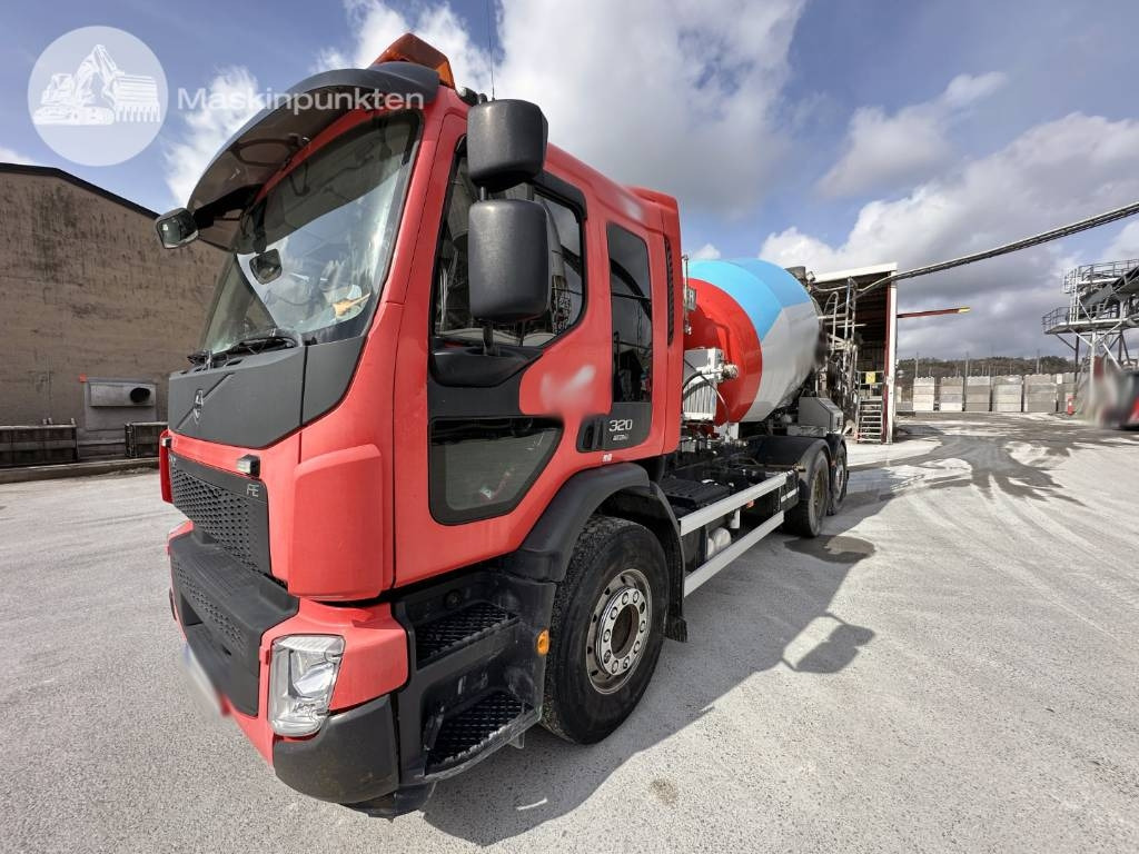 Volvo FE 320 - Betonmixer: 1 kép. Volvo FE 320 - Betonmixer: 1 kép.