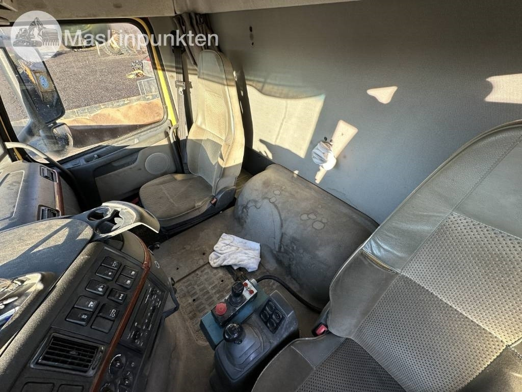 Volvo FH 12 lízing Volvo FH 12: 15 kép. Volvo FH 12 lízing Volvo FH 12: 15 kép.