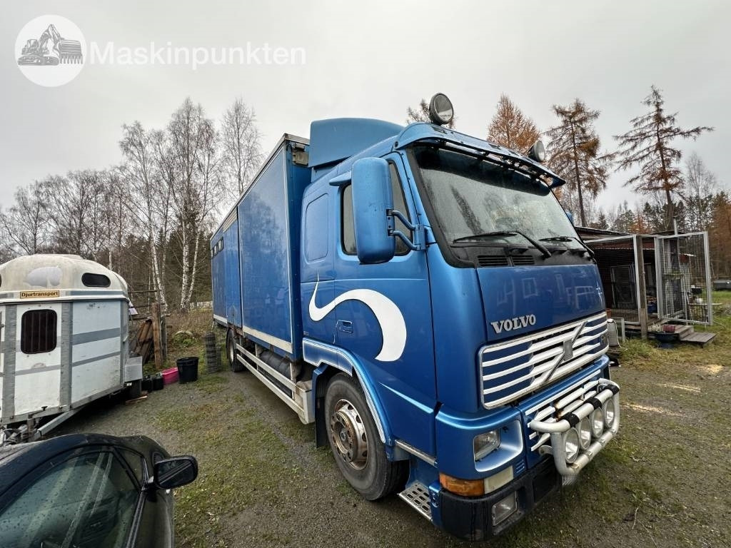 Volvo FH 12 - Állatszállító teherautó: 3 kép. Volvo FH 12 - Állatszállító teherautó: 3 kép.