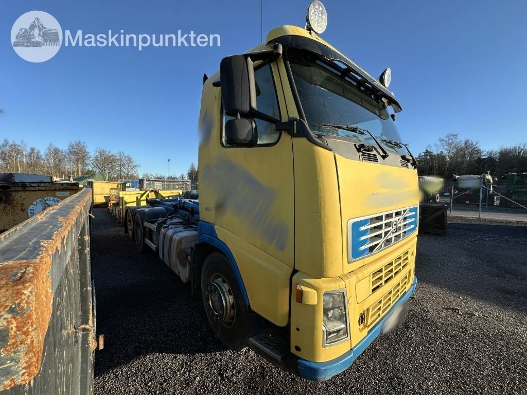 Volvo FH 12 - Horgos rakodó teherautó: 3 kép. Volvo FH 12 - Horgos rakodó teherautó: 3 kép.