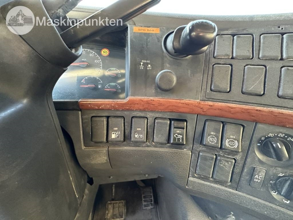 Volvo FH 12 lízing Volvo FH 12: 23 kép. Volvo FH 12 lízing Volvo FH 12: 23 kép.