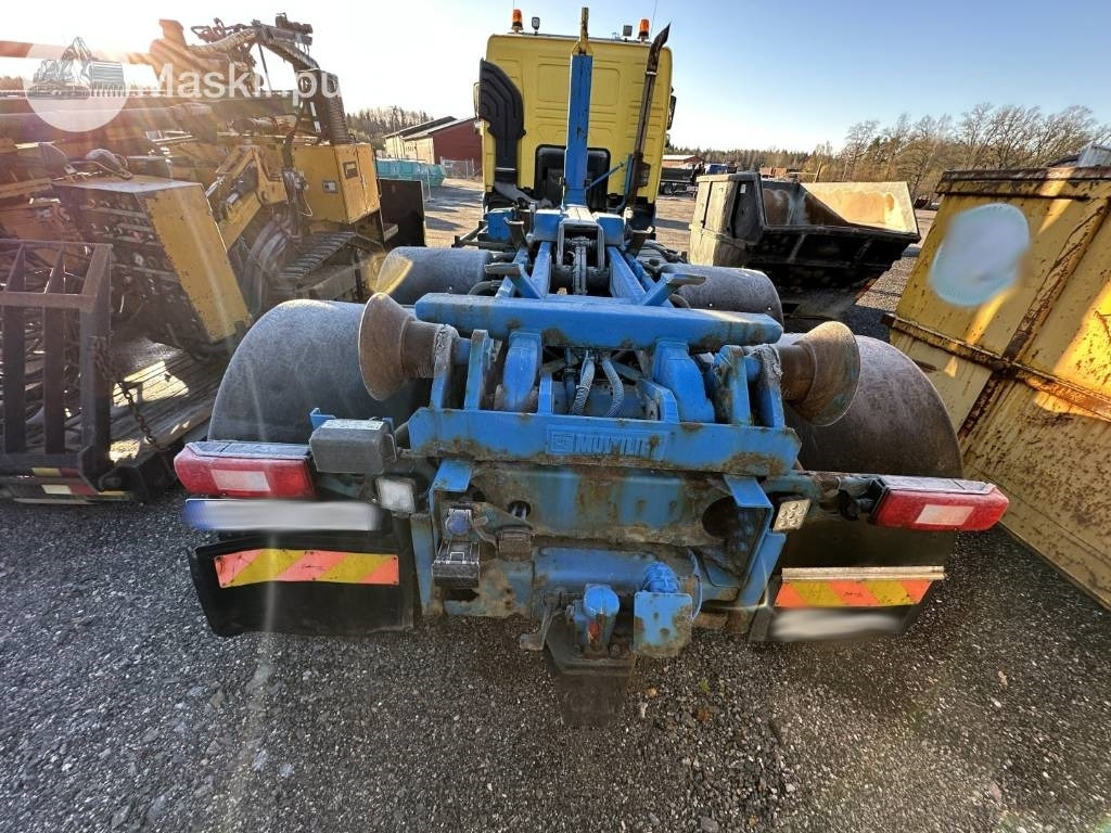 Volvo FH 12 - Horgos rakodó teherautó: 5 kép. Volvo FH 12 - Horgos rakodó teherautó: 5 kép.