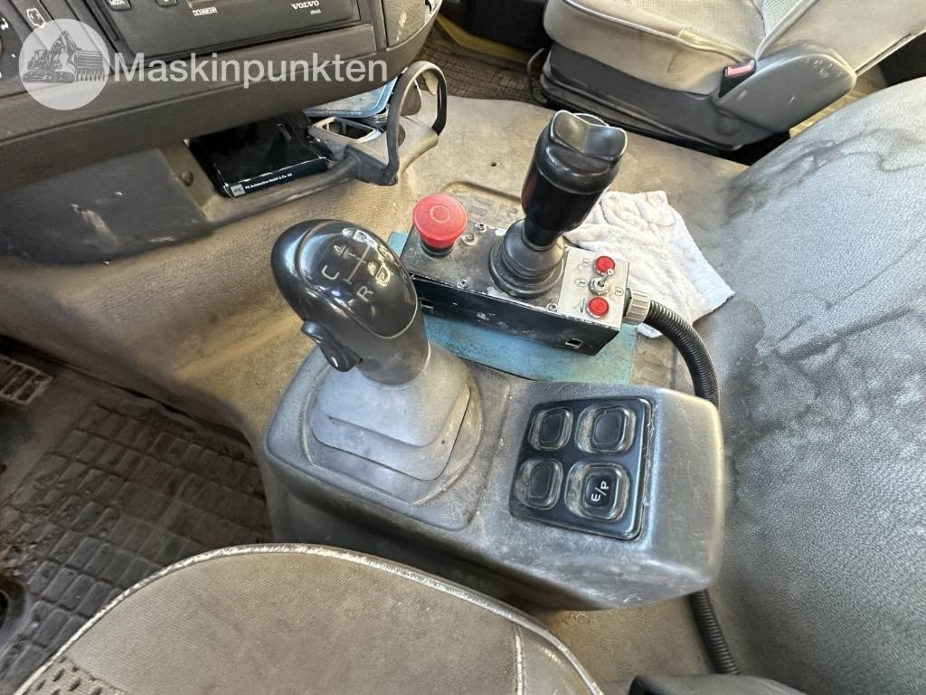 Volvo FH 12 lízing Volvo FH 12: 20 kép. Volvo FH 12 lízing Volvo FH 12: 20 kép.