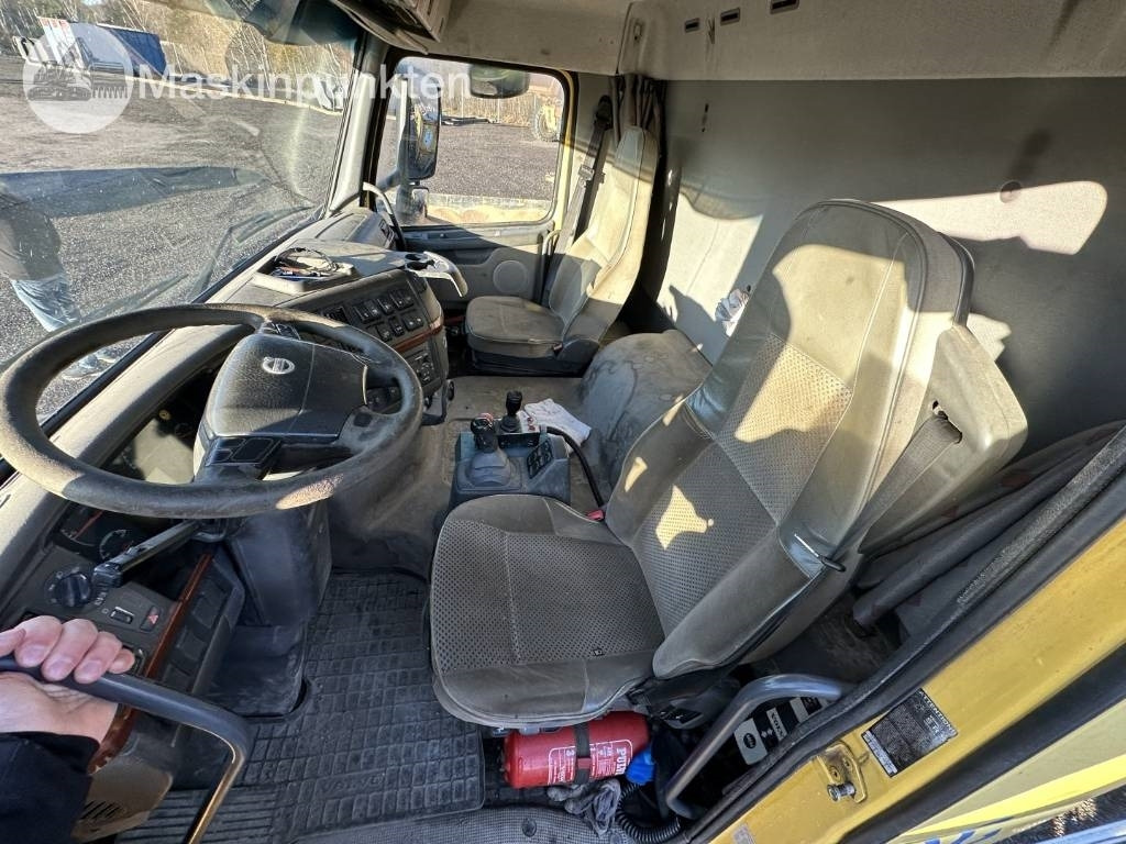 Volvo FH 12 lízing Volvo FH 12: 14 kép. Volvo FH 12 lízing Volvo FH 12: 14 kép.