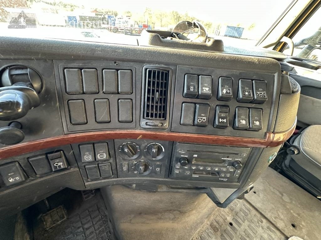 Volvo FH 12 lízing Volvo FH 12: 24 kép. Volvo FH 12 lízing Volvo FH 12: 24 kép.