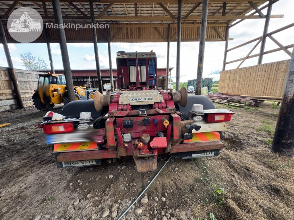 Volvo FH 16 550 - Horgos rakodó teherautó: 3 kép. Volvo FH 16 550 - Horgos rakodó teherautó: 3 kép.