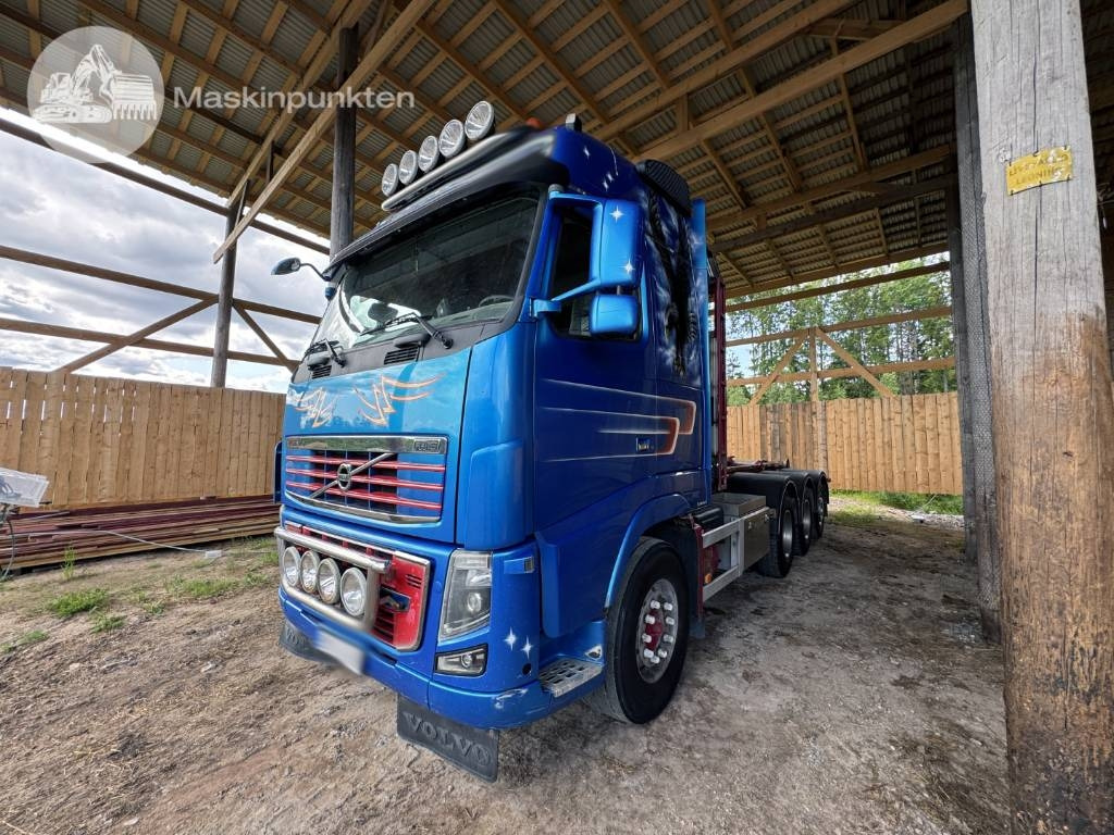 Volvo FH 16 550 - Horgos rakodó teherautó: 1 kép. Volvo FH 16 550 - Horgos rakodó teherautó: 1 kép.