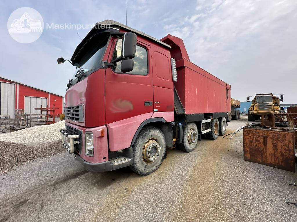 Volvo FH 16 660 Bergbil - Billenőplatós teherautó: 1 kép. Volvo FH 16 660 Bergbil - Billenőplatós teherautó: 1 kép.