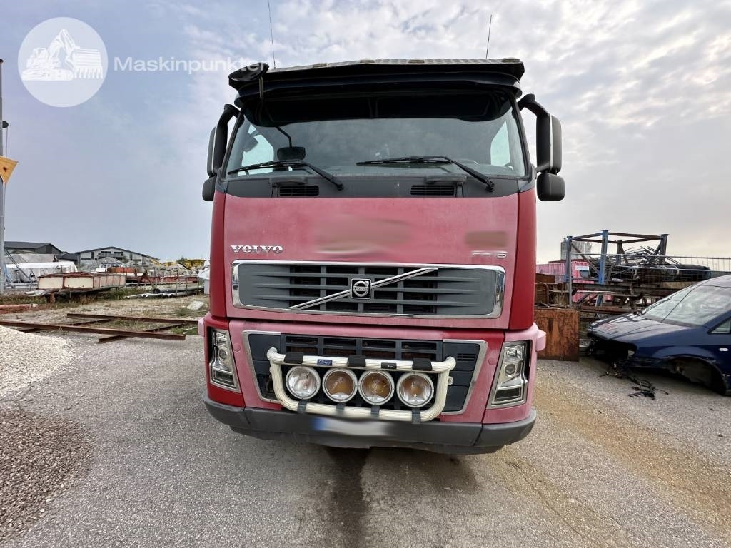 Volvo FH 16 660 Bergbil - Billenőplatós teherautó: 2 kép. Volvo FH 16 660 Bergbil - Billenőplatós teherautó: 2 kép.