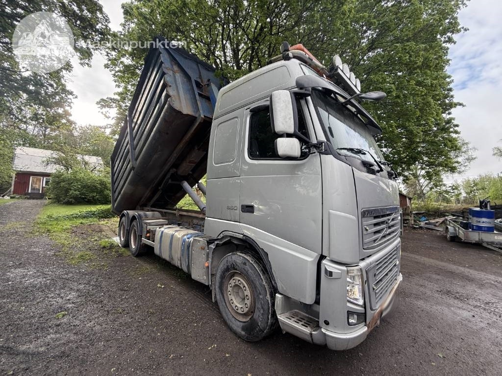 Volvo FH 16 660 - Horgos rakodó teherautó: 1 kép. Volvo FH 16 660 - Horgos rakodó teherautó: 1 kép.