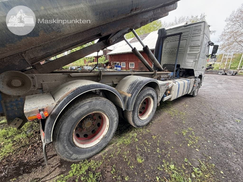 Volvo FH 16 660 - Horgos rakodó teherautó: 5 kép. Volvo FH 16 660 - Horgos rakodó teherautó: 5 kép.