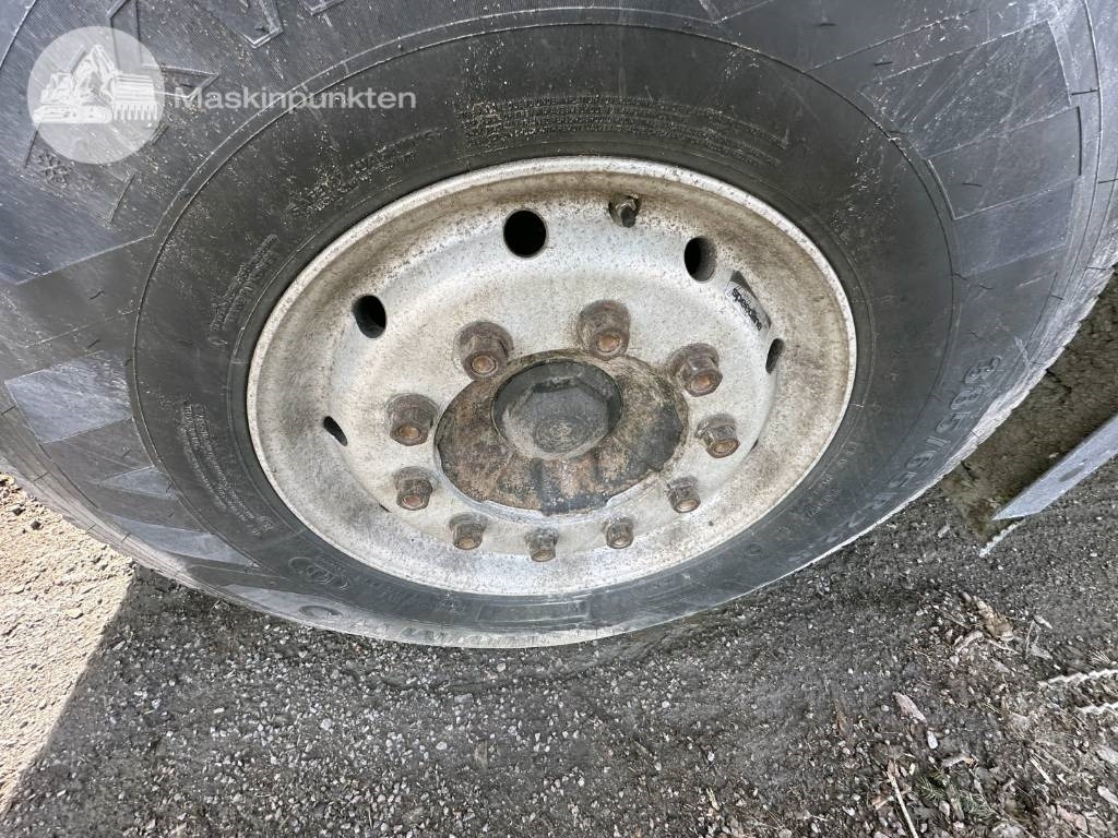Rönkszállító teherautó Volvo FH 16 750: 9 kép.