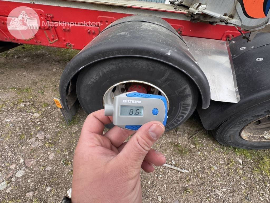 Rönkszállító teherautó Volvo FH 16 750: 20 kép.
