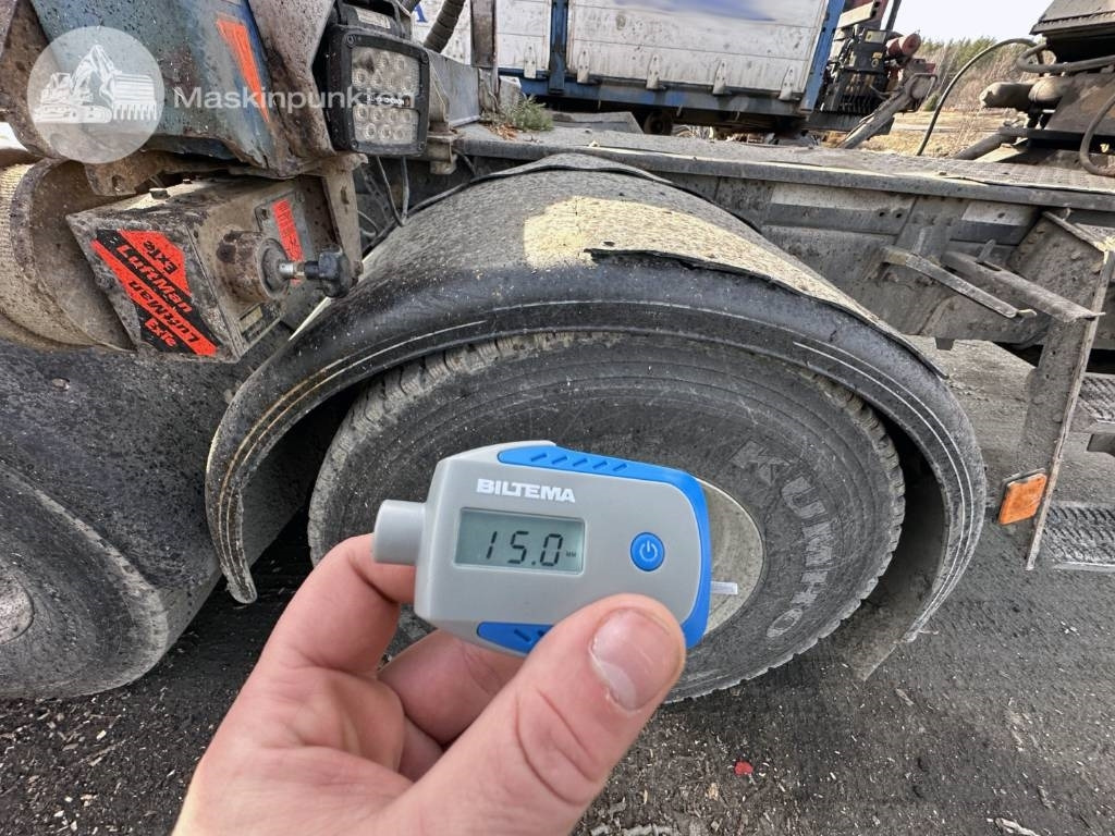 Rönkszállító teherautó Volvo FH 16 750: 15 kép.