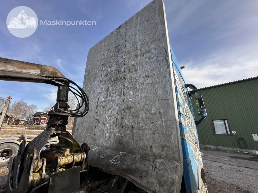 Rönkszállító teherautó Volvo FH 16 750: 26 kép.