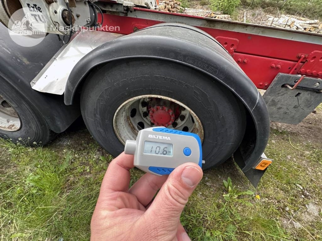 Rönkszállító teherautó Volvo FH 16 750: 16 kép.