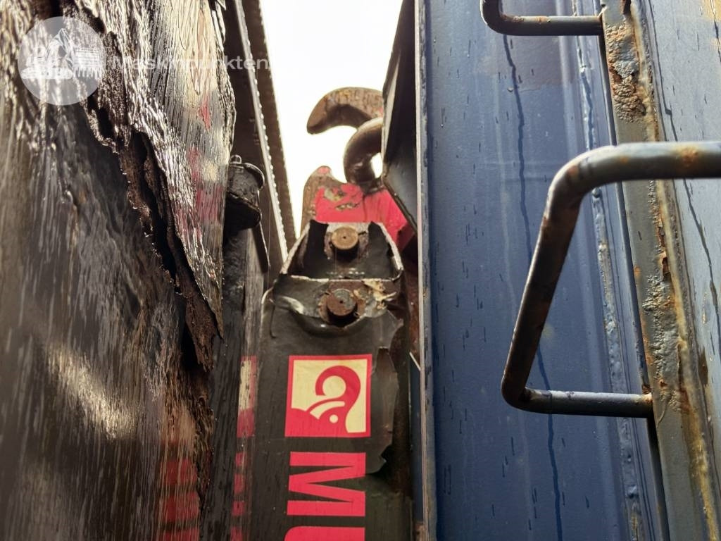 Horgos rakodó teherautó Volvo FH 480: 32 kép.