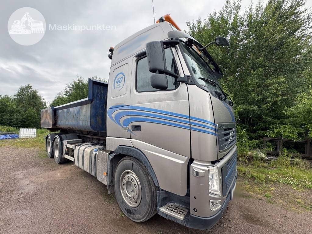 Volvo FH 480 - Horgos rakodó teherautó: 5 kép. Volvo FH 480 - Horgos rakodó teherautó: 5 kép.
