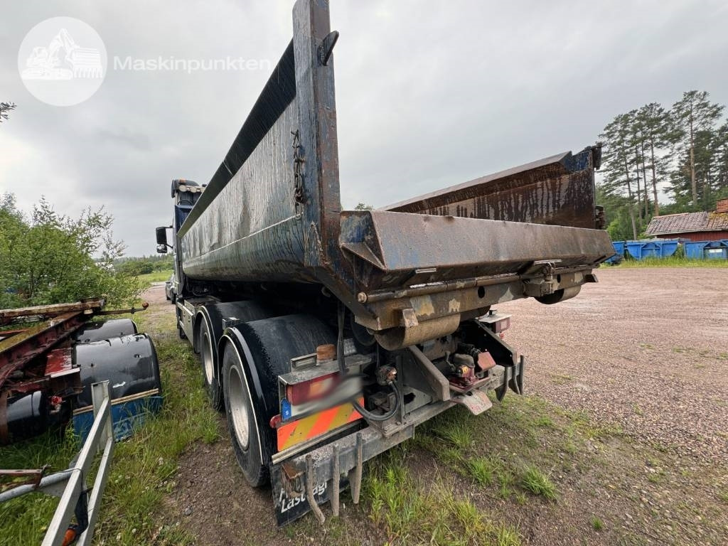 Volvo FH 480 - Horgos rakodó teherautó: 2 kép. Volvo FH 480 - Horgos rakodó teherautó: 2 kép.