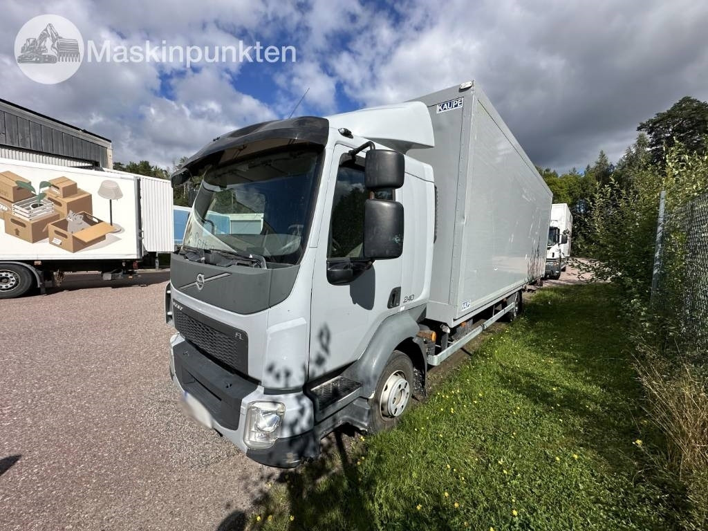 Volvo FL 240 - Dobozos felépítményű teherautó: 1 kép. Volvo FL 240 - Dobozos felépítményű teherautó: 1 kép.