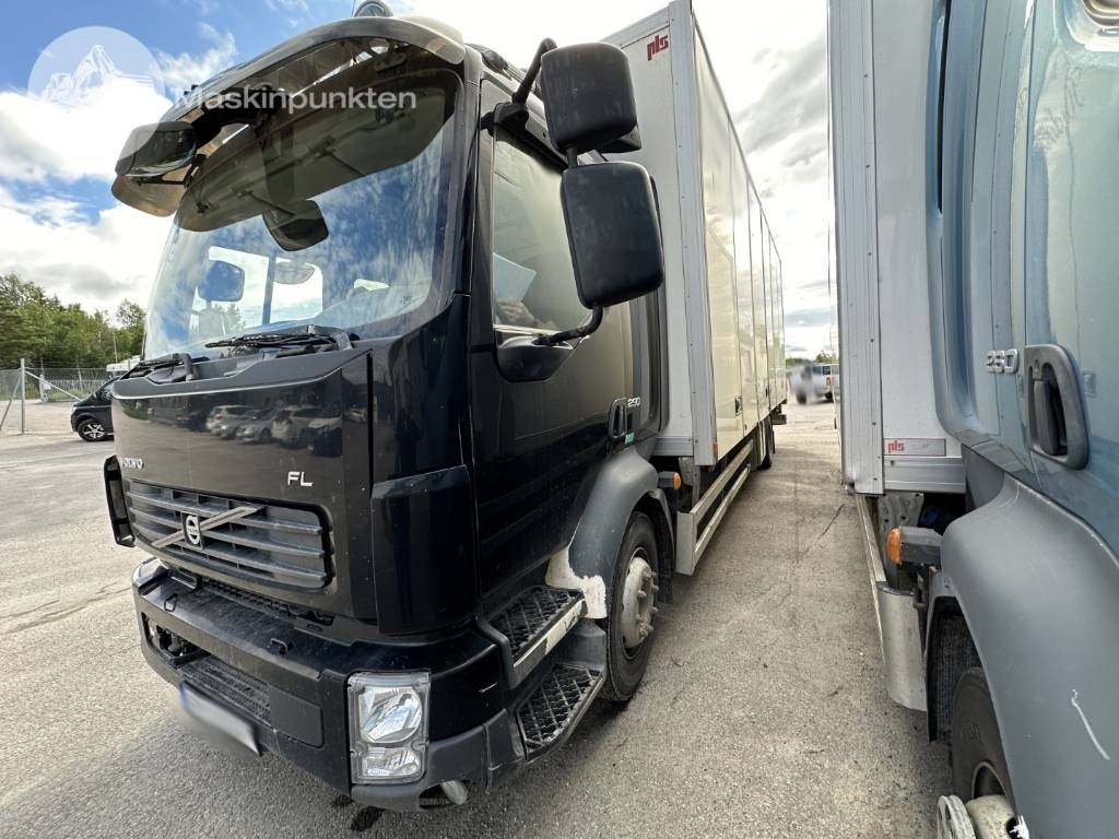 Volvo FL 290 - Dobozos felépítményű teherautó: 3 kép. Volvo FL 290 - Dobozos felépítményű teherautó: 3 kép.