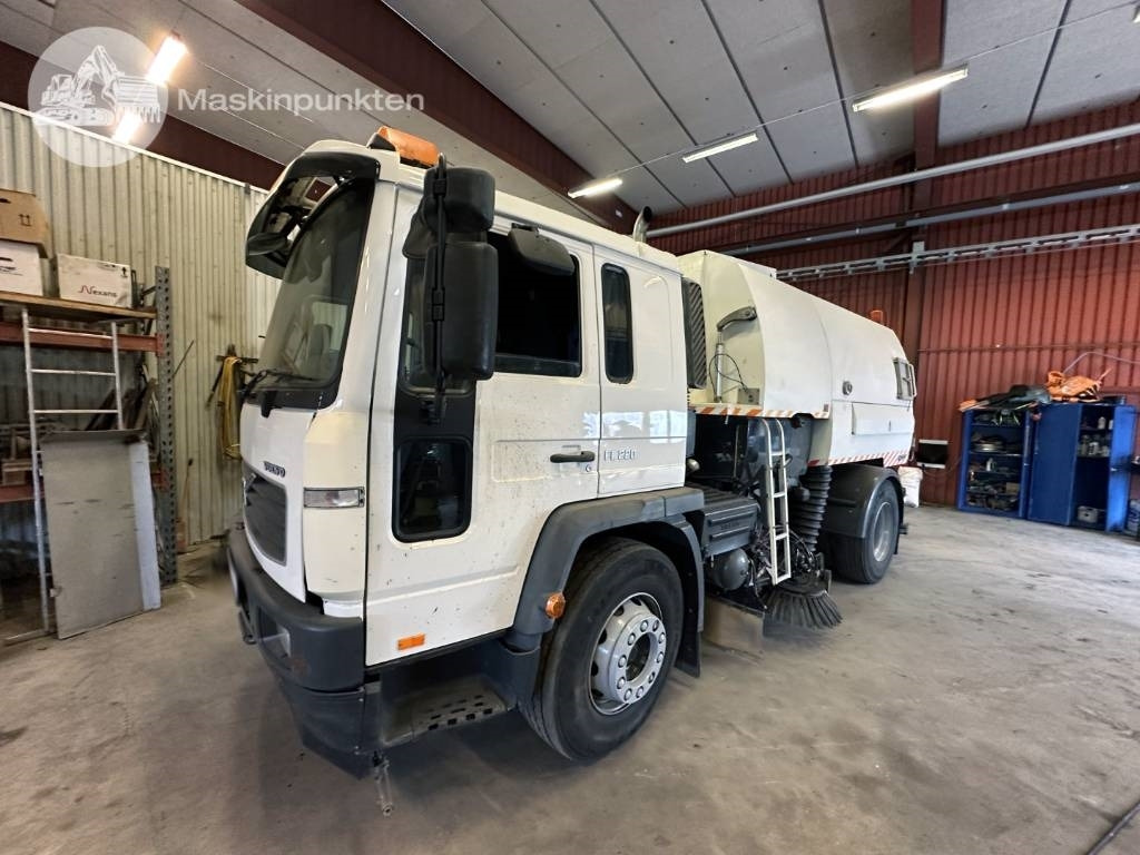 Volvo FL 618 - Szemetesautó: 2 kép. Volvo FL 618 - Szemetesautó: 2 kép.