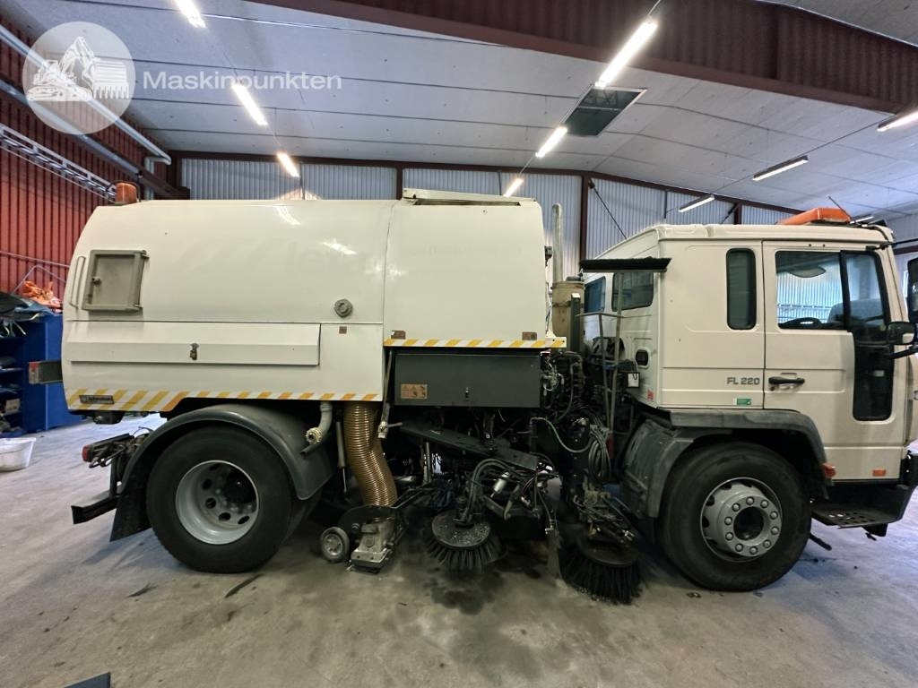 Volvo FL 618 - Szemetesautó: 1 kép. Volvo FL 618 - Szemetesautó: 1 kép.
