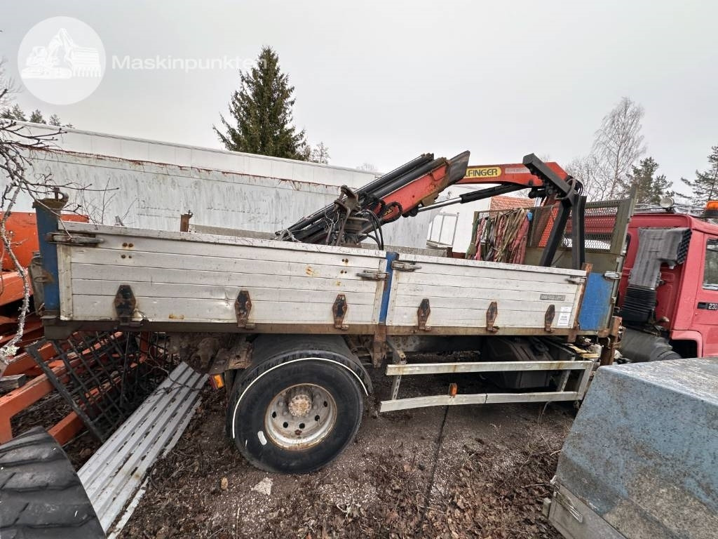 Volvo FL7 - Darus autó: 4 kép. Volvo FL7 - Darus autó: 4 kép.