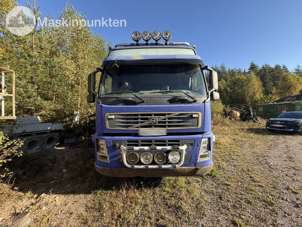 Volvo FM 12 - Billenőplatós teherautó: 2 kép. Volvo FM 12 - Billenőplatós teherautó: 2 kép.