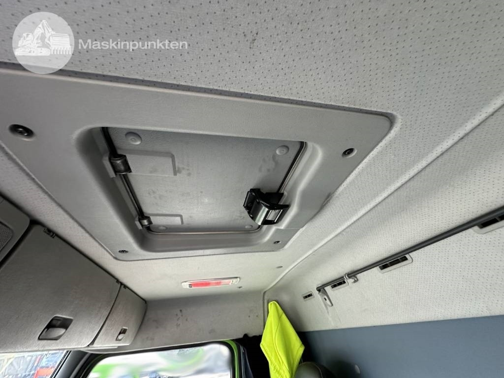 Hűtős teherautó Volvo FM 340: 35 kép.