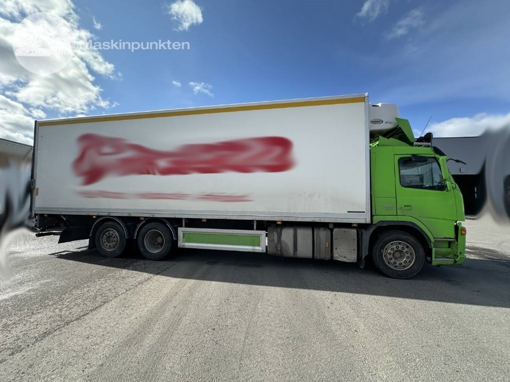 Volvo FM 340 - Hűtős teherautó: 4 kép. Volvo FM 340 - Hűtős teherautó: 4 kép.