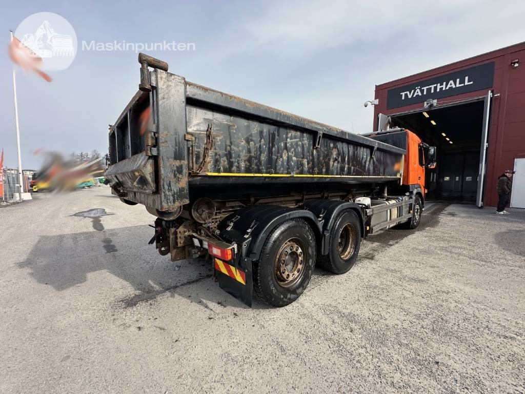 Volvo FM 380 - Horgos rakodó teherautó: 5 kép. Volvo FM 380 - Horgos rakodó teherautó: 5 kép.