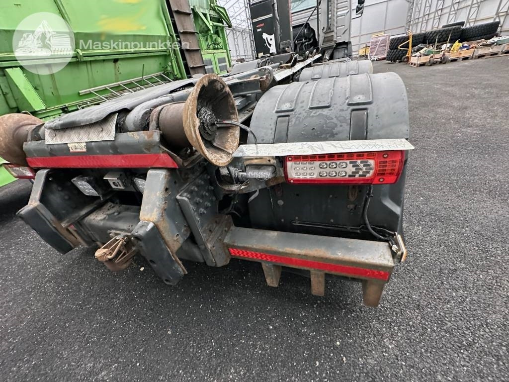 Horgos rakodó teherautó Volvo FM 420: 28 kép.