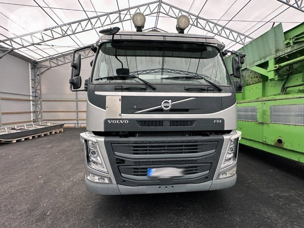 Volvo FM 420 - Horgos rakodó teherautó: 3 kép. Volvo FM 420 - Horgos rakodó teherautó: 3 kép.