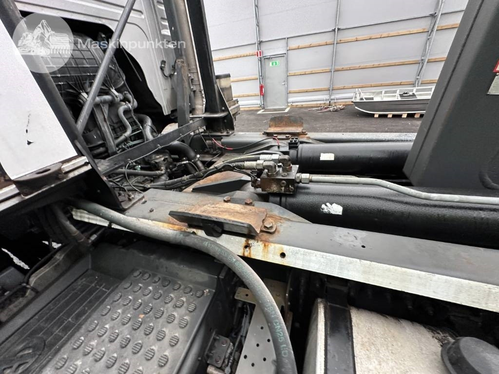 Horgos rakodó teherautó Volvo FM 420: 37 kép.