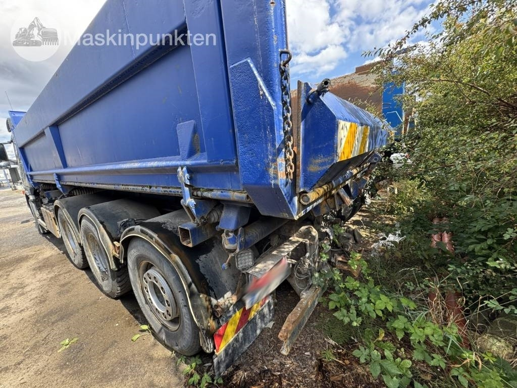 Volvo FM 440 CAMELEONT + BERFLAK + BETONGBLANDARE - Cserefelépítményes teherautó: 2 kép. Volvo FM 440 CAMELEONT + BERFLAK + BETONGBLANDARE - Cserefelépítményes teherautó: 2 kép.