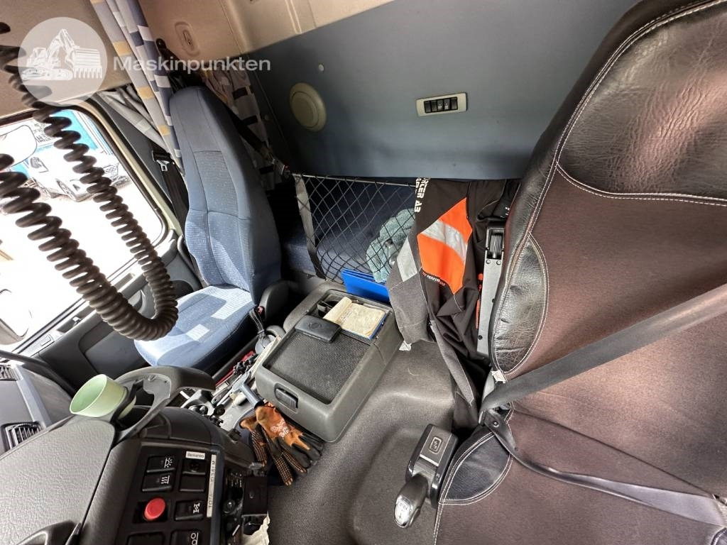 Billenőplatós teherautó Volvo FM 440 Ekipage: 15 kép.